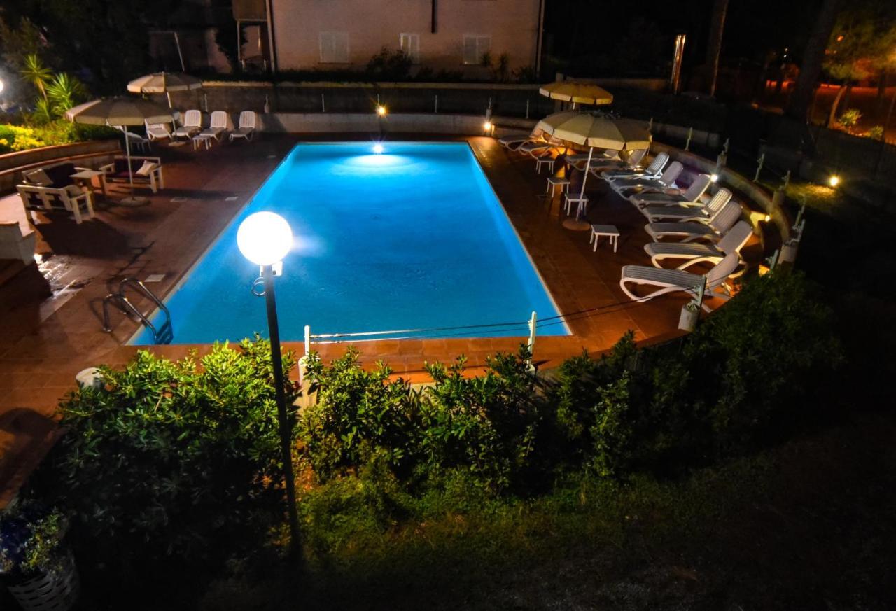 Hotel Kon Tiki Σαν Βιντσέντσο Εξωτερικό φωτογραφία